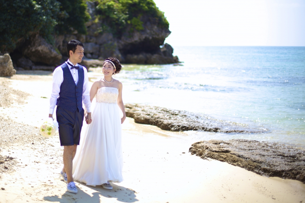 大好きな沖縄でアットホームなウェディングパーティ